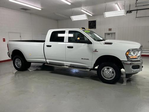 2021 RAM 3500 Tradesman Crew Cab 4x4 8' Box