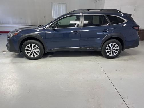 Cosmic Blue Pearl 2025 Subaru Outback Premium