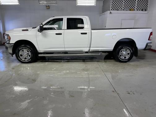 2024 RAM 2500 Tradesman Crew Cab 4x4 8' Box
