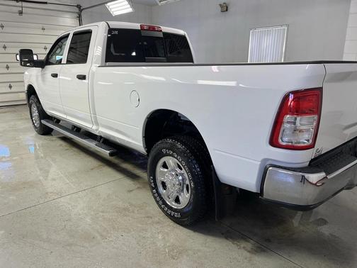 2024 RAM 2500 Tradesman Crew Cab 4x4 8' Box