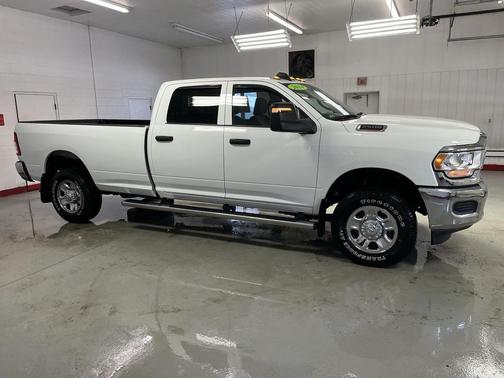 2024 RAM 2500 Tradesman Crew Cab 4x4 8' Box