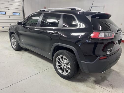 Diamond Black Crystal Pearlcoat 2021 Jeep Cherokee Latitude Lux