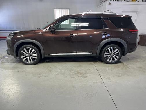 2022 Nissan Pathfinder Platinum 4WD