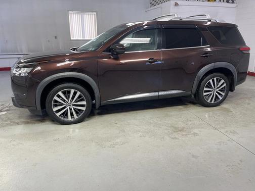 2022 Nissan Pathfinder Platinum 4WD