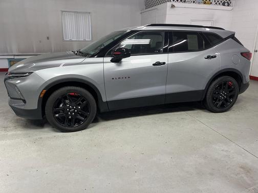 Sterling Gray Metallic 2023 Chevrolet Blazer 2LT