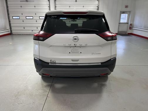 Pearl White Tricoat 2021 Nissan Rogue SV