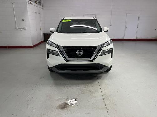 Pearl White Tricoat 2021 Nissan Rogue SV