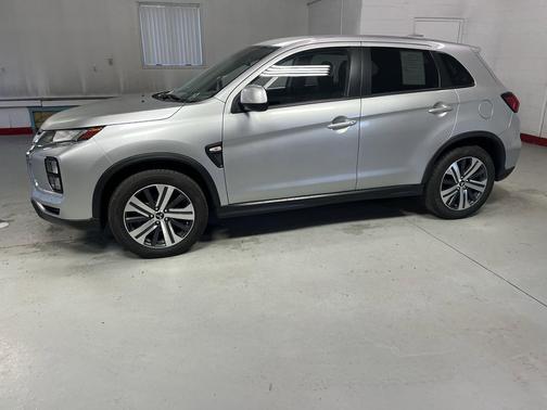 Alloy Silver Metallic 2024 Mitsubishi Outlander Sport 2.0 ES