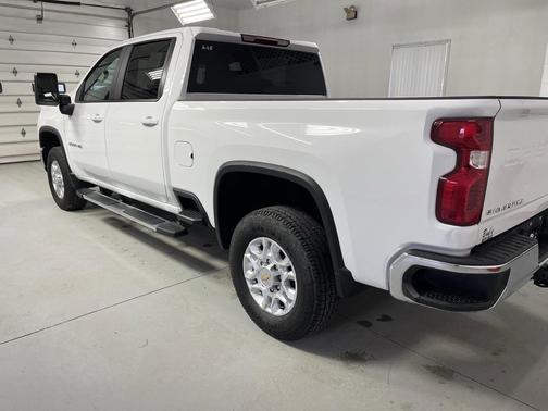 Summit White 2025 Chevrolet Silverado 2500 LT