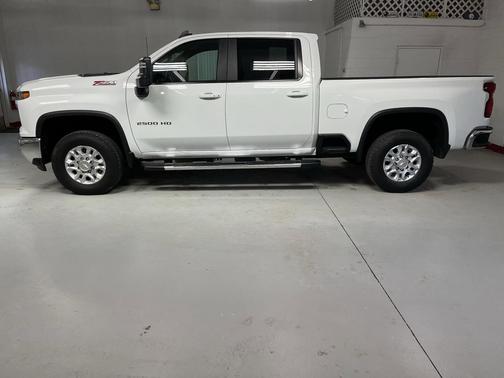 Summit White 2025 Chevrolet Silverado 2500 LT
