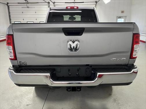 2022 RAM 2500 Tradesman Crew Cab 4x4 6'4' Box