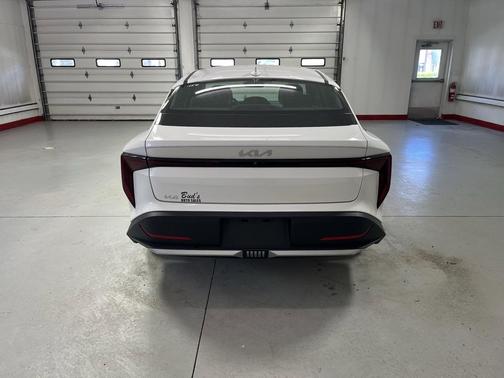 Snow White Pearl 2025 Kia K4 LXS