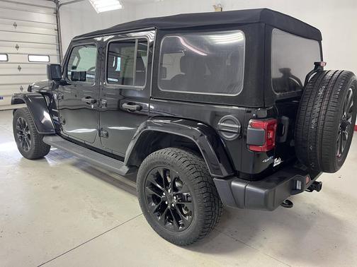 Black Clearcoat 2021 Jeep Wrangler Unlimited 4xe Sahara