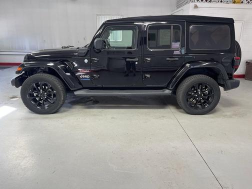 Black Clearcoat 2021 Jeep Wrangler Unlimited 4xe Sahara