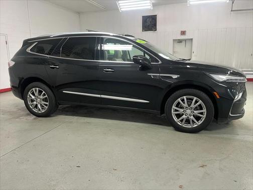 2022 Buick Enclave AWD Essence