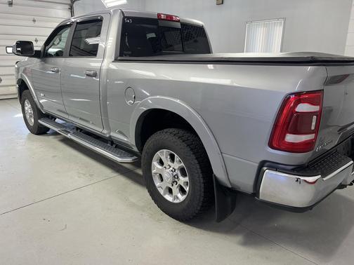 Billet Silver Metallic Clearcoat 2022 RAM 2500 Laramie Crew Cab 4x4 6'4' Box