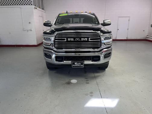 Billet Silver Metallic Clearcoat 2022 RAM 2500 Laramie Crew Cab 4x4 6'4' Box