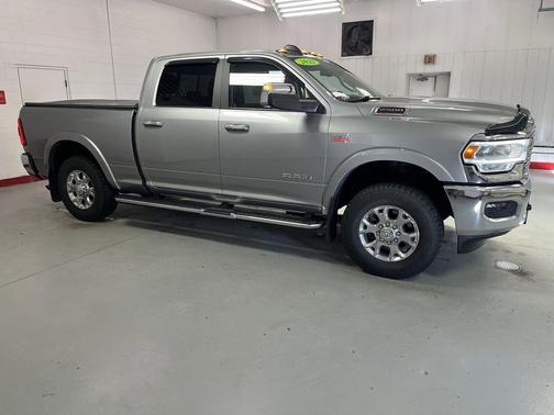 Billet Silver Metallic Clearcoat 2022 RAM 2500 Laramie Crew Cab 4x4 6'4' Box