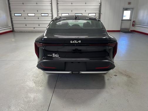 Aurora Black Pearl 2025 Kia K4 LXS