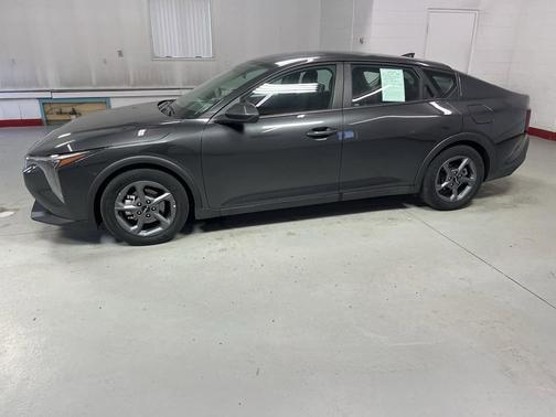 Interstellar Gray 2025 Kia K4 LXS
