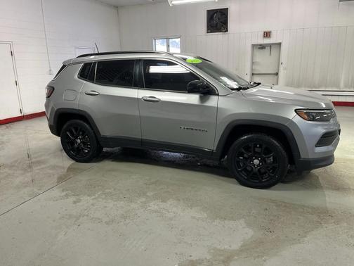 2023 Jeep Compass Latitude Lux