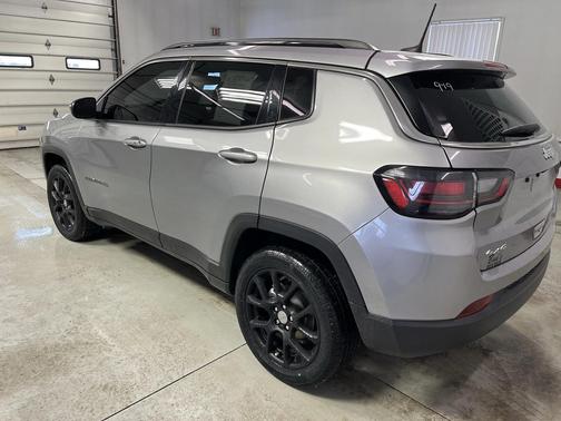 2023 Jeep Compass Latitude Lux