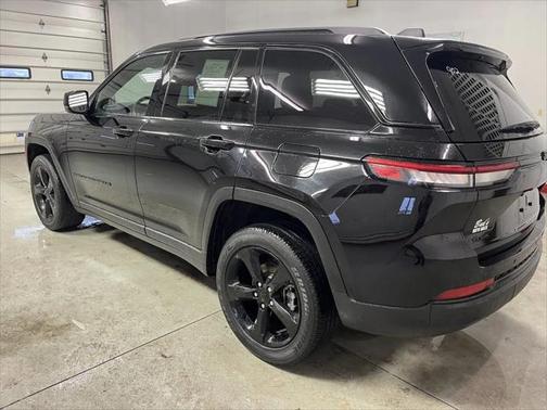 2022 Jeep Grand Cherokee Altitude