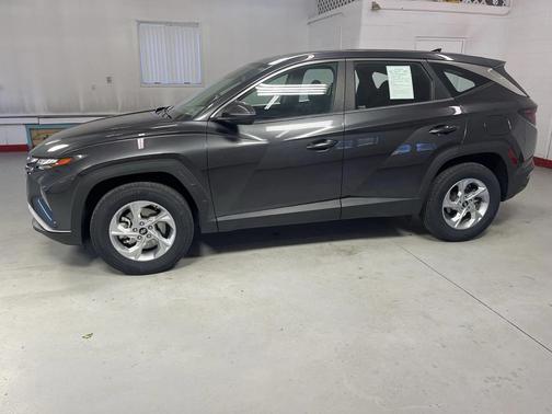 2022 Hyundai TUCSON SE