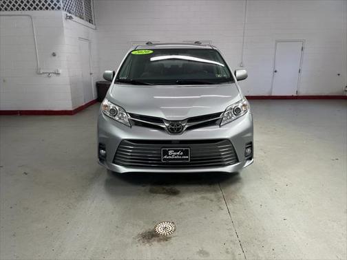 2020 Toyota Sienna XLE