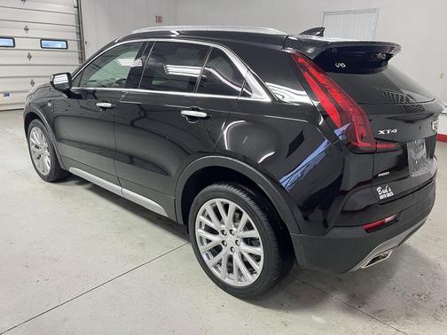 Stellar Black Metallic 2023 Cadillac XT4 Premium Luxury