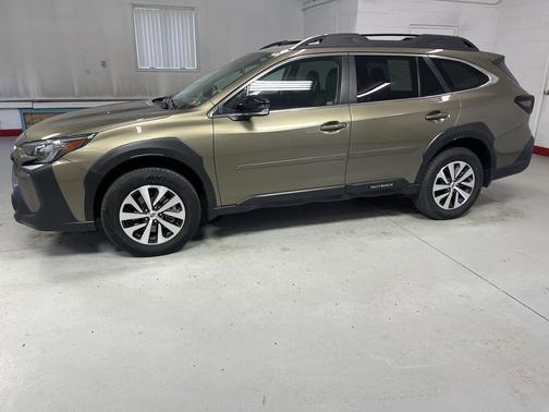 Autumn Green Metallic 2025 Subaru Outback Premium