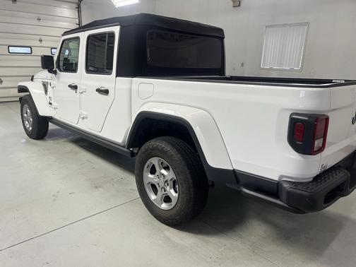 2021 Jeep Gladiator Freedom 4x4