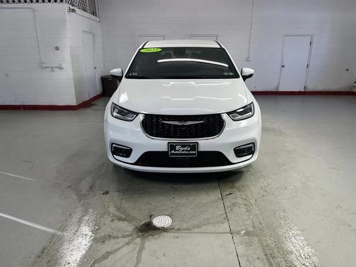 2023 Chrysler Pacifica Touring