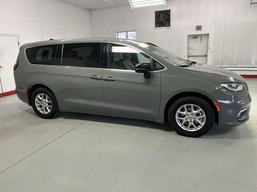 Ceramic Gray Clearcoat 2025 Chrysler Pacifica L