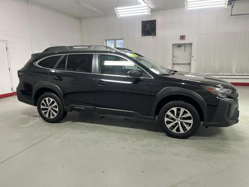 2025 Subaru Outback Base