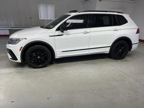 2022 Volkswagen Tiguan 2.0T SE R-Line Black 4MOTION