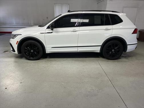 2022 Volkswagen Tiguan 2.0T SE R-Line Black 4MOTION