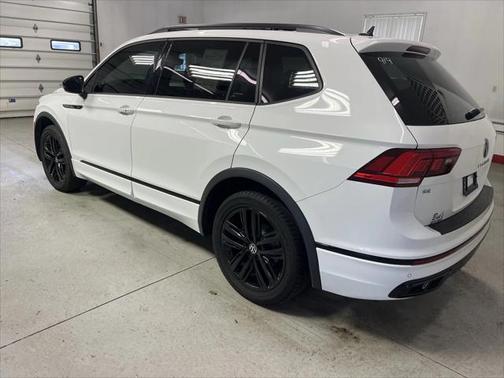 2022 Volkswagen Tiguan 2.0T SE R-Line Black 4MOTION