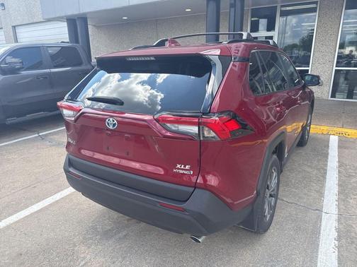 03t3 2024 Toyota RAV4 Hybrid XLE Premium
