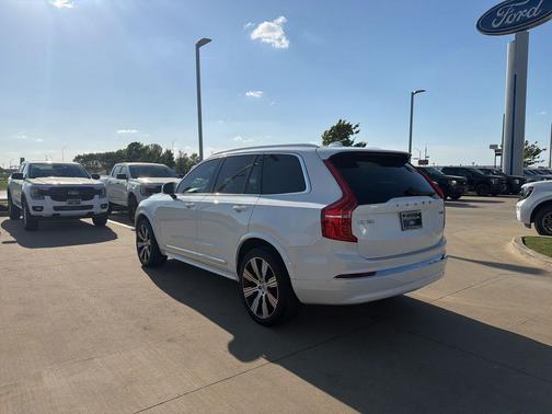 Crystal White Metallic 2023 Volvo XC90 B6 Ultimate 7-Seater