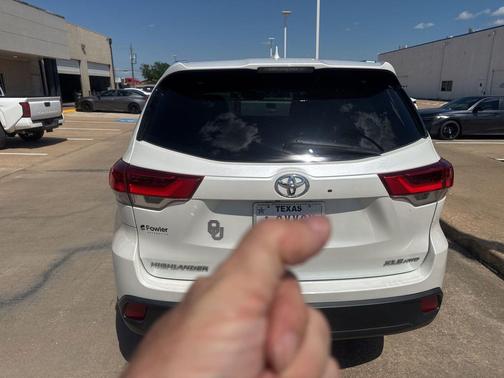 Blizzard Pearl 2018 Toyota Highlander XLE