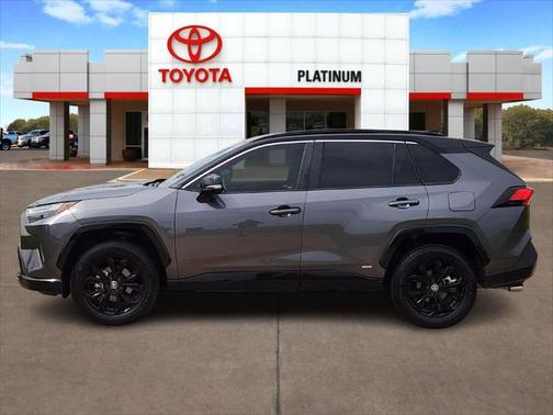 2022 Toyota RAV4 Hybrid SE