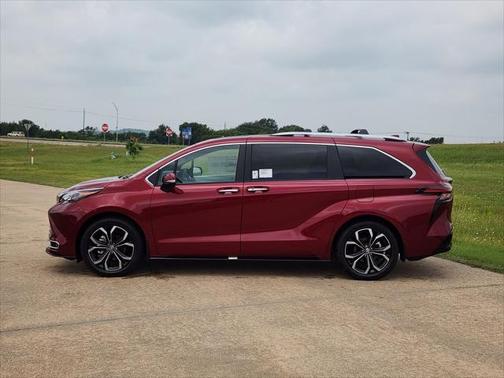 2025 Toyota Sienna Platinum 7 Passenger