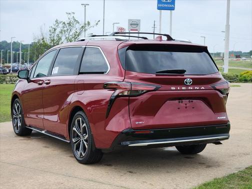 2025 Toyota Sienna Platinum 7 Passenger