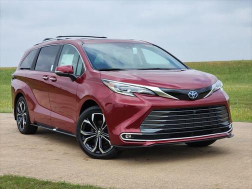 2025 Toyota Sienna Platinum 7 Passenger