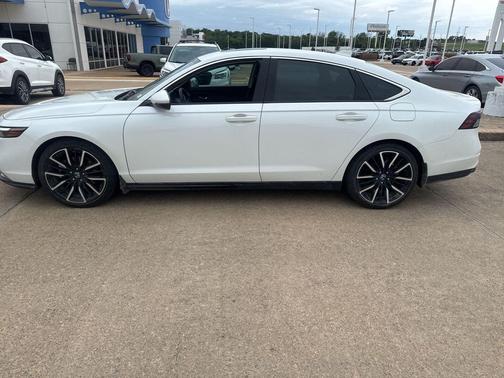 Platinum White Pearl 2025 Honda Accord Hybrid Touring