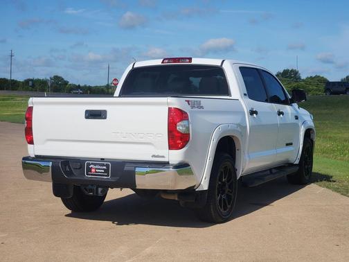 Super White 2019 Toyota Tundra SR5