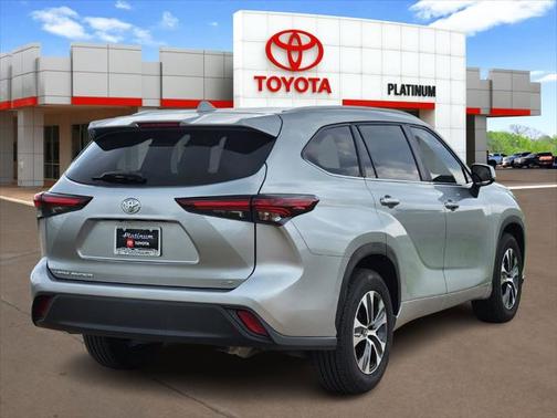 2024 Toyota Highlander XLE
