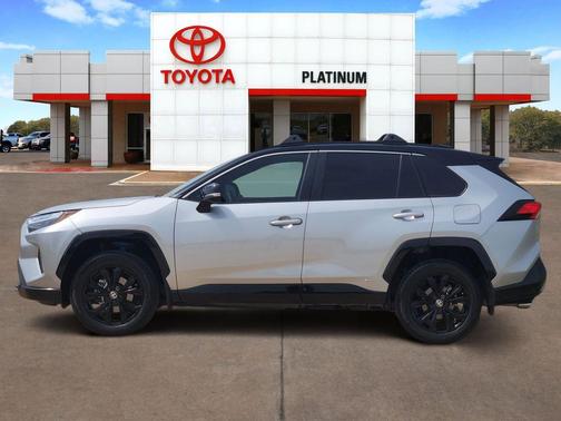 2022 Toyota RAV4 Hybrid SE