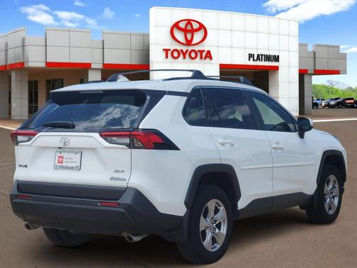 Ice Cap 2023 Toyota RAV4 XLE